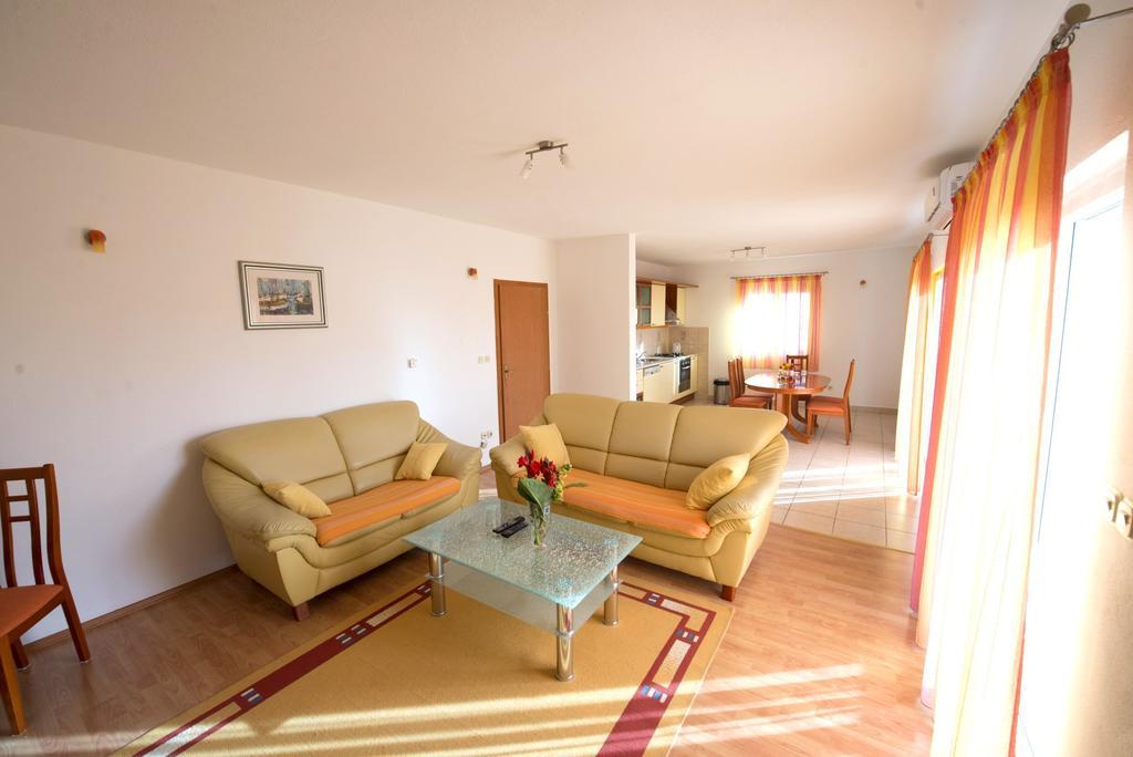 Apartments Meri Trogir Oda fotoğraf