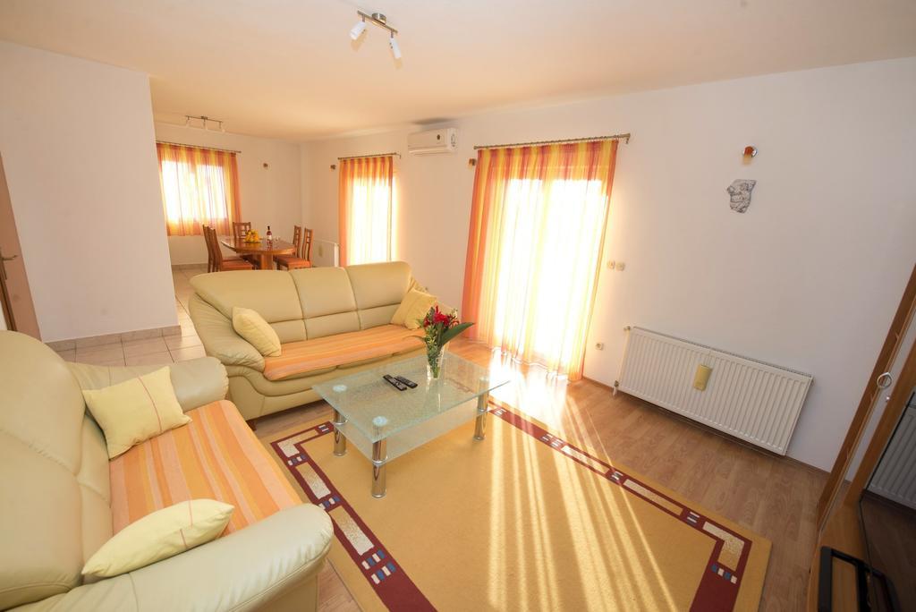 Apartments Meri Trogir Oda fotoğraf