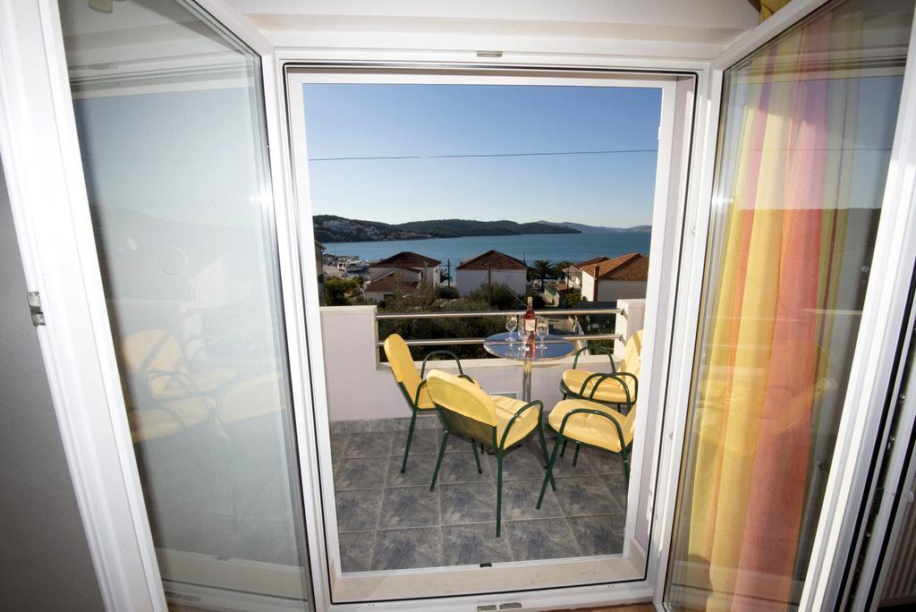 Apartments Meri Trogir Oda fotoğraf
